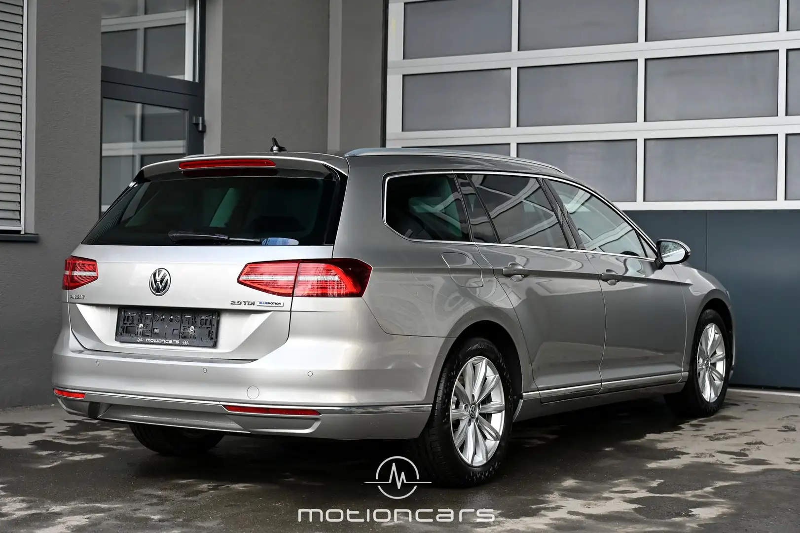 Volkswagen Passat Variant 2.0 TDI Highline BlueMotion Pickerl NEU Silber - 2