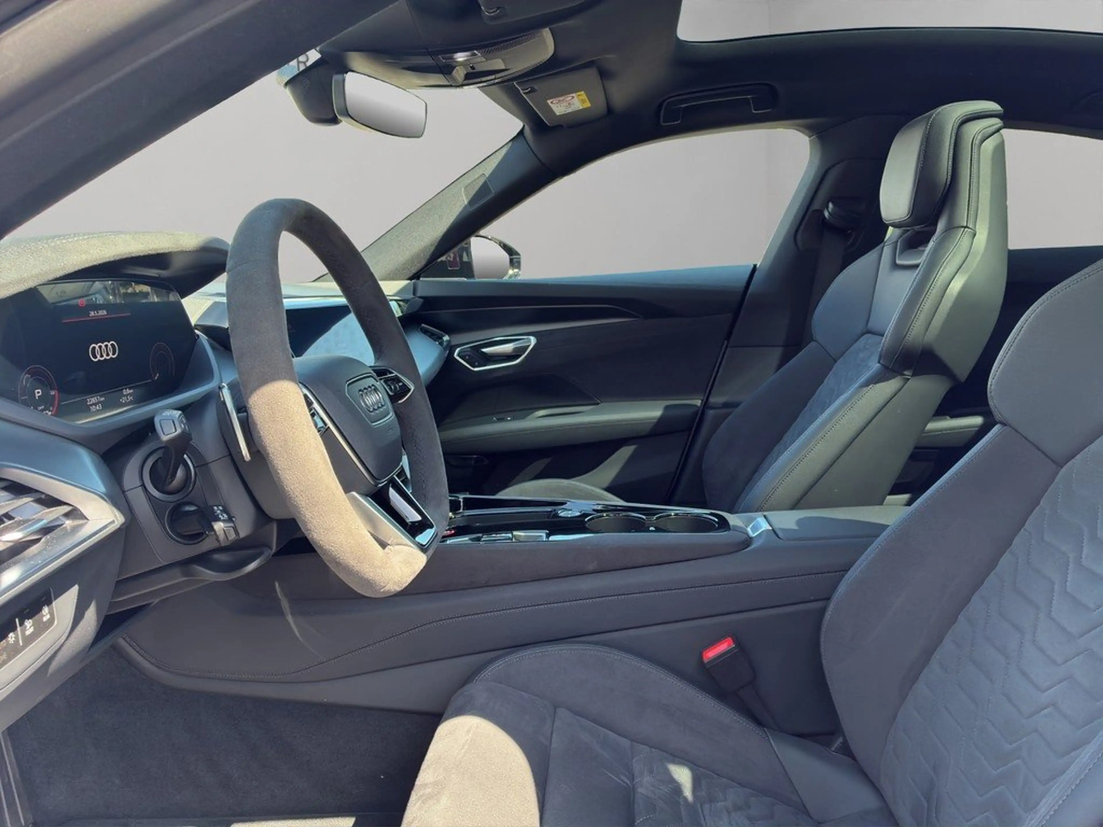 Audi e-tron GT quattro Matrix B&O Navi 360°Kamera ACC — photo 11