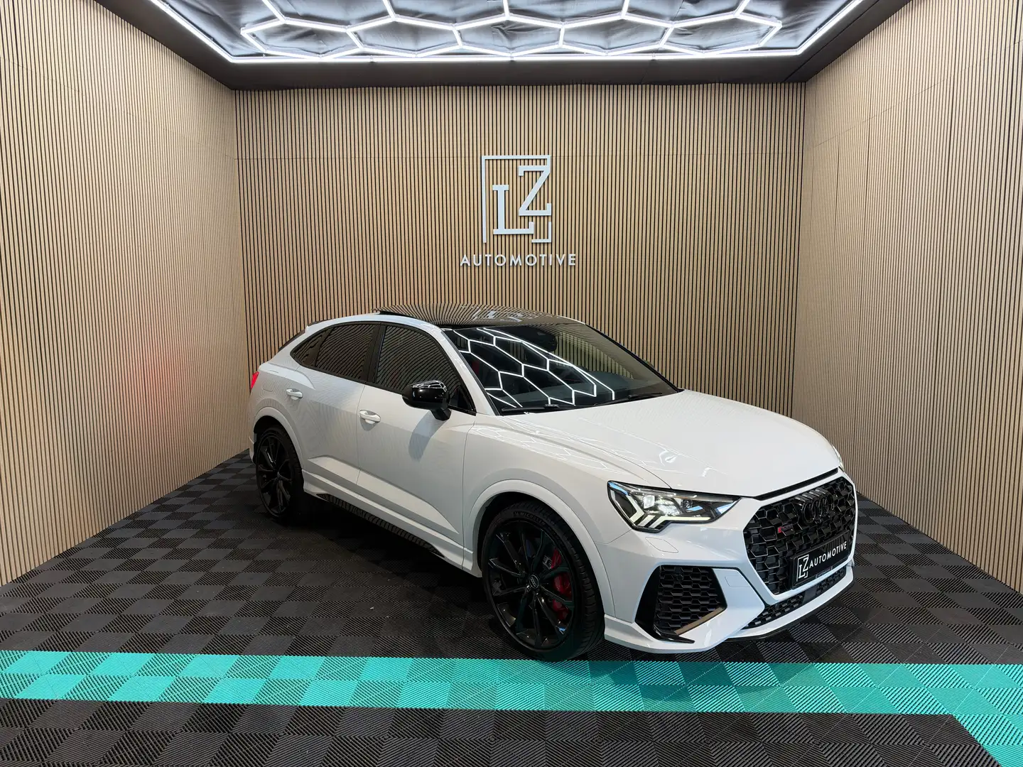 Audi RS Q3 SB 2.5 TFSI quattro I B&O I PANO I RS-SITZE I 360° Weiß - 1