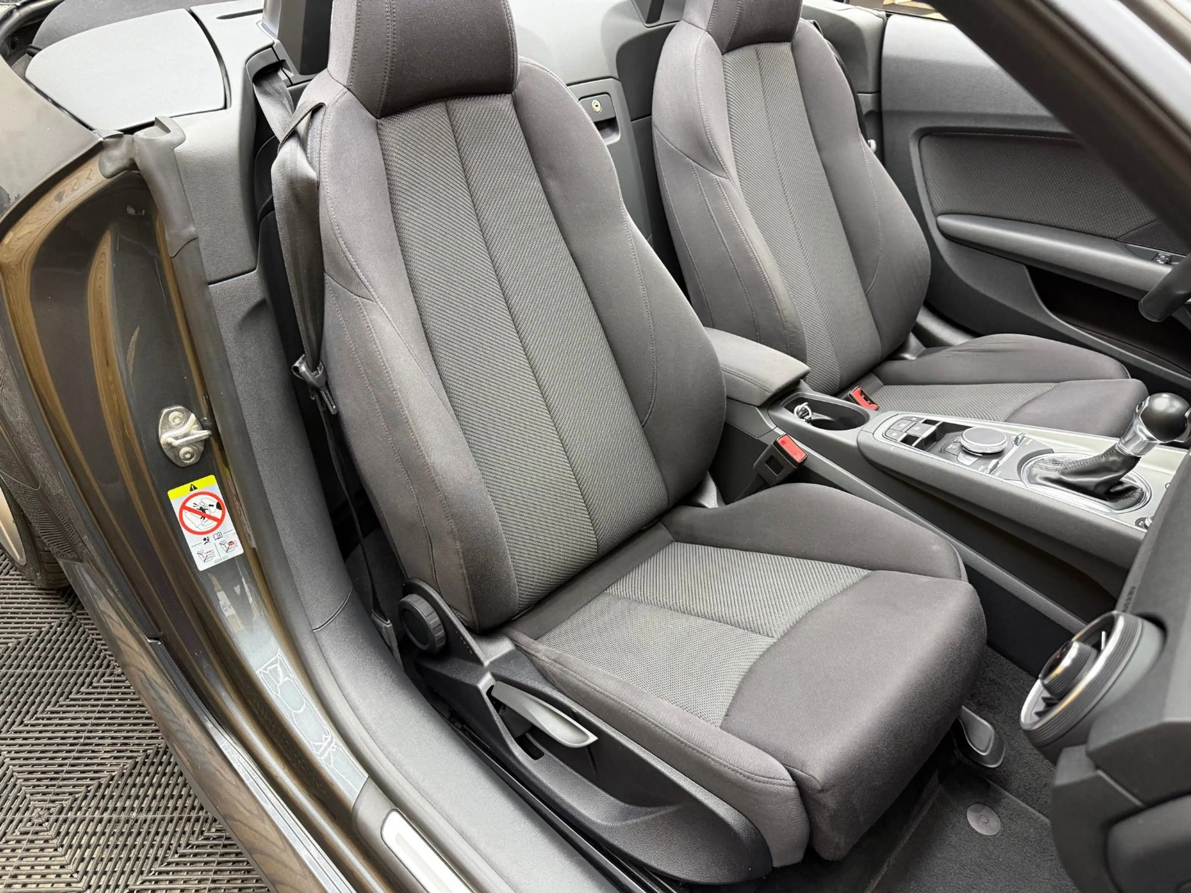 Audi TT 45 TFSI quattro — photo 11