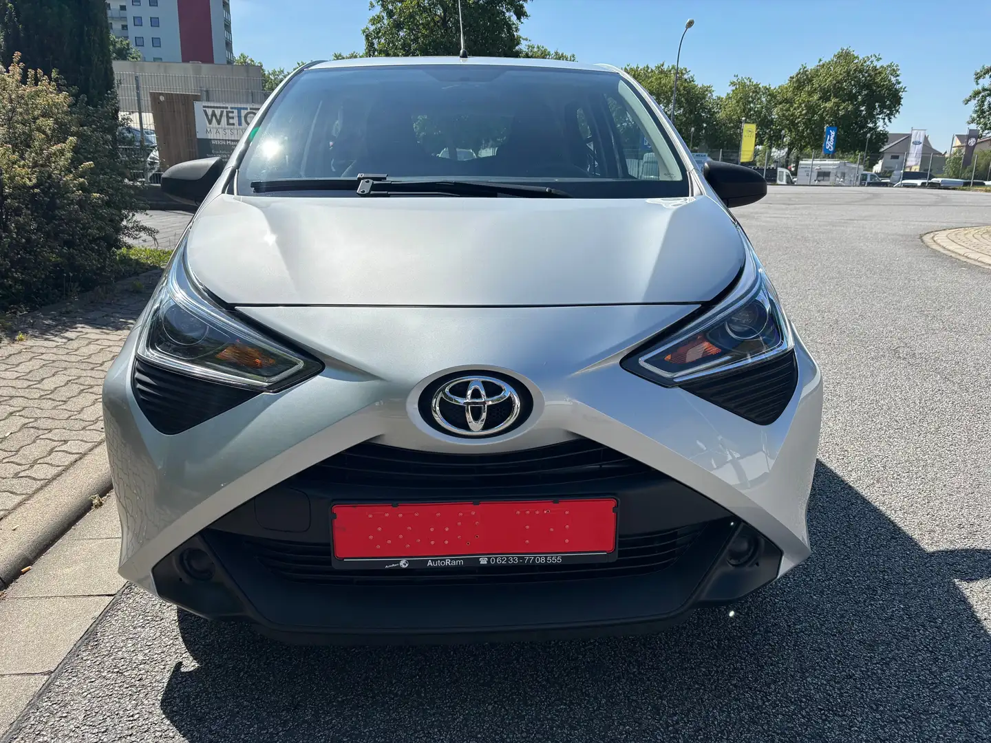Toyota Aygo x-business Gris - 2