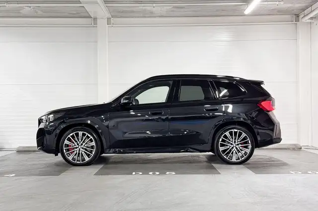 BMW Ix1 view 2