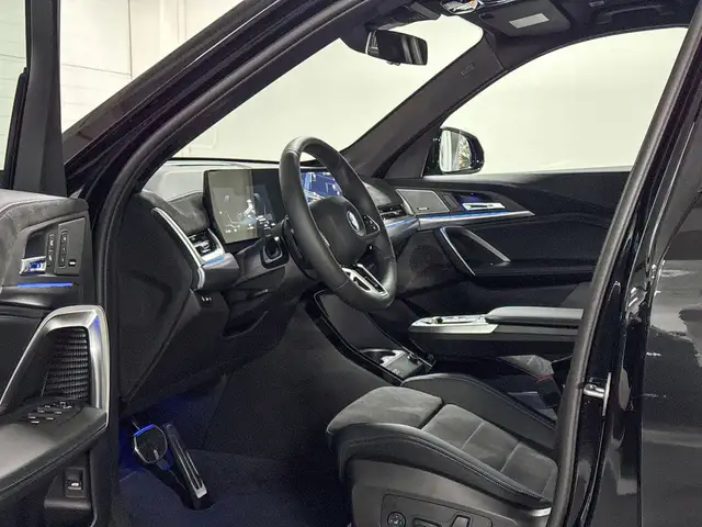 BMW Ix1 view 9