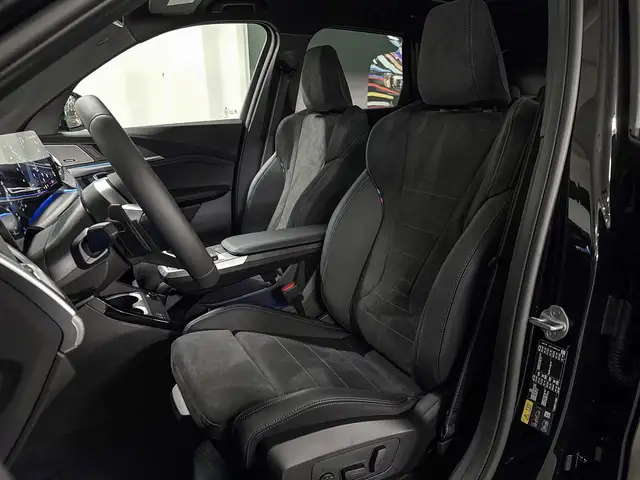 BMW Ix1 view 10