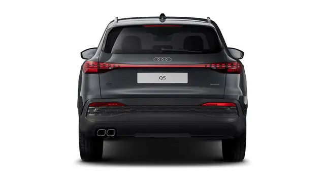 Audi Q5 view 3