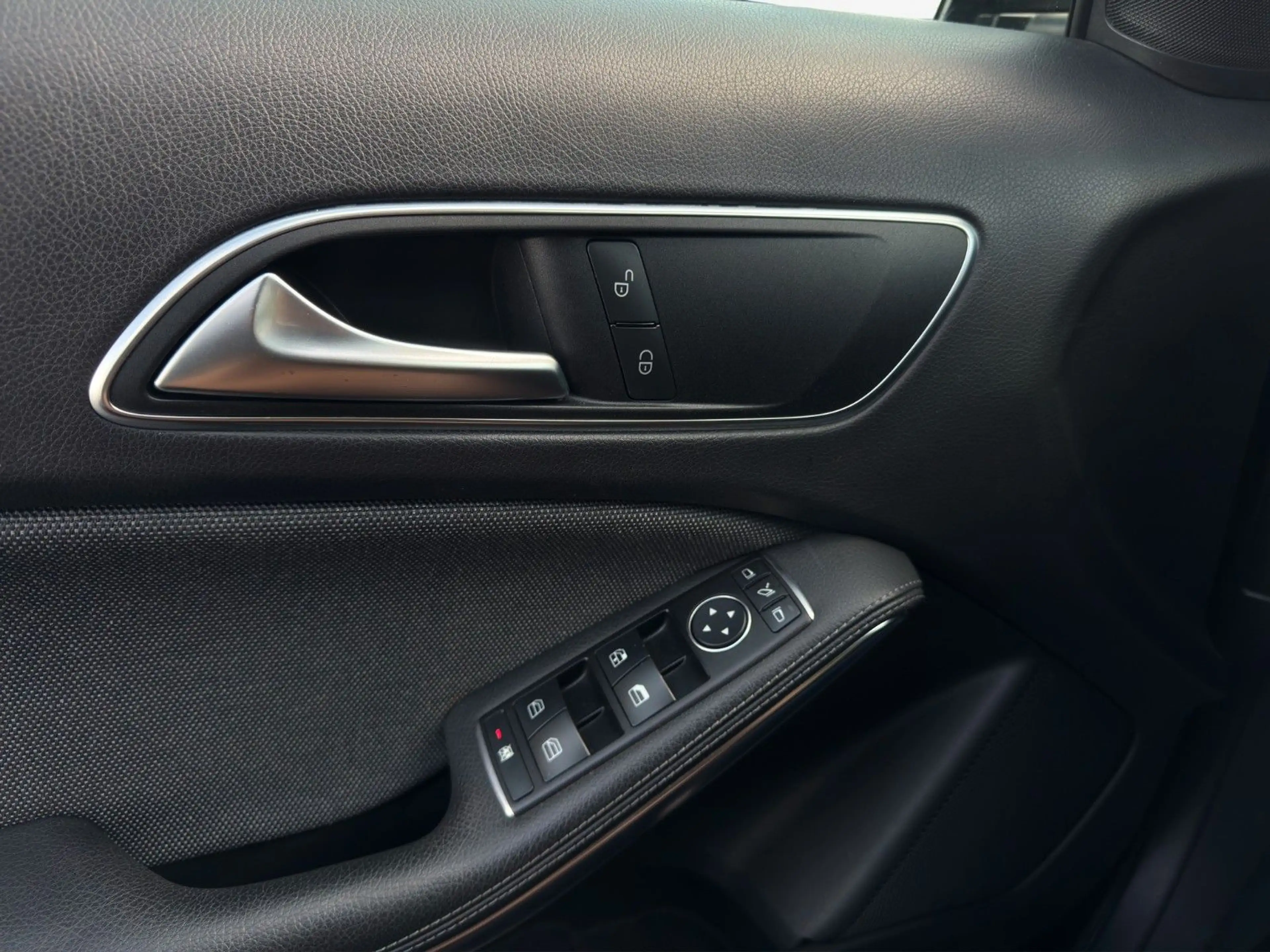 Mercedes-Benz GLA 200 CDi * Navi * Bluetooth * SHZ — photo 15