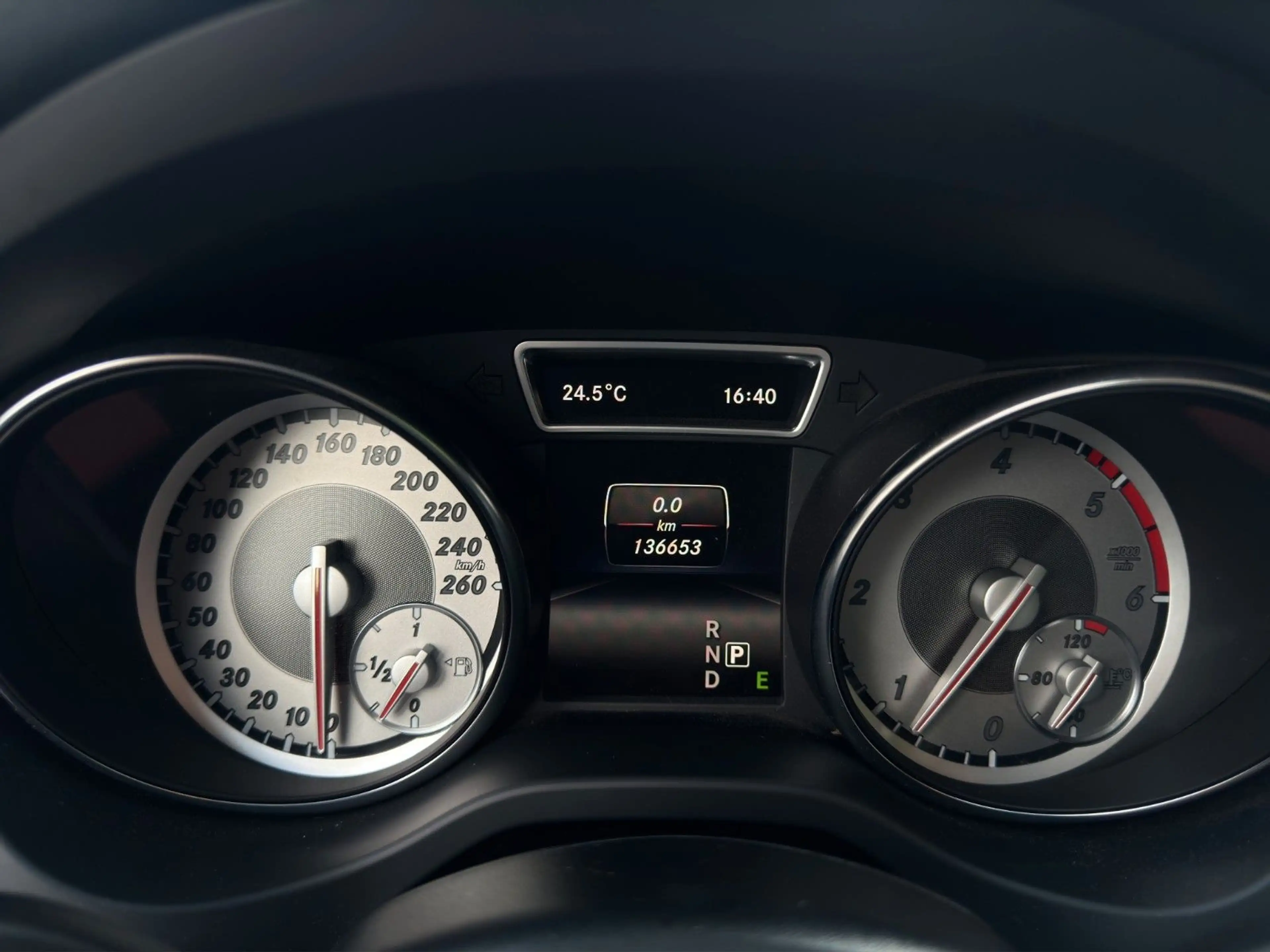 Mercedes-Benz GLA 200 CDi * Navi * Bluetooth * SHZ — photo 13