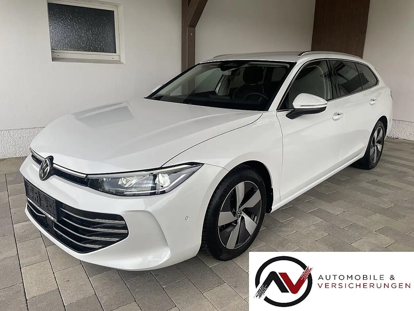 Volkswagen Passat Variant 2.0 TDI Elegance DSG-IQ LED-AHV-ACC-360KAMERA-M... Weiß - 1