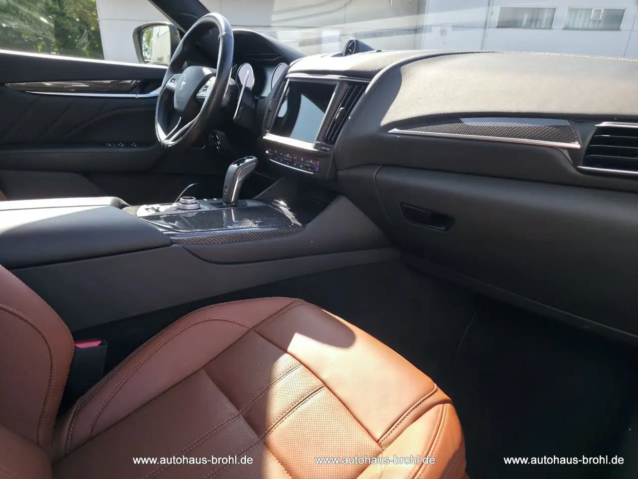 Maserati Levante 2023 — фото 10