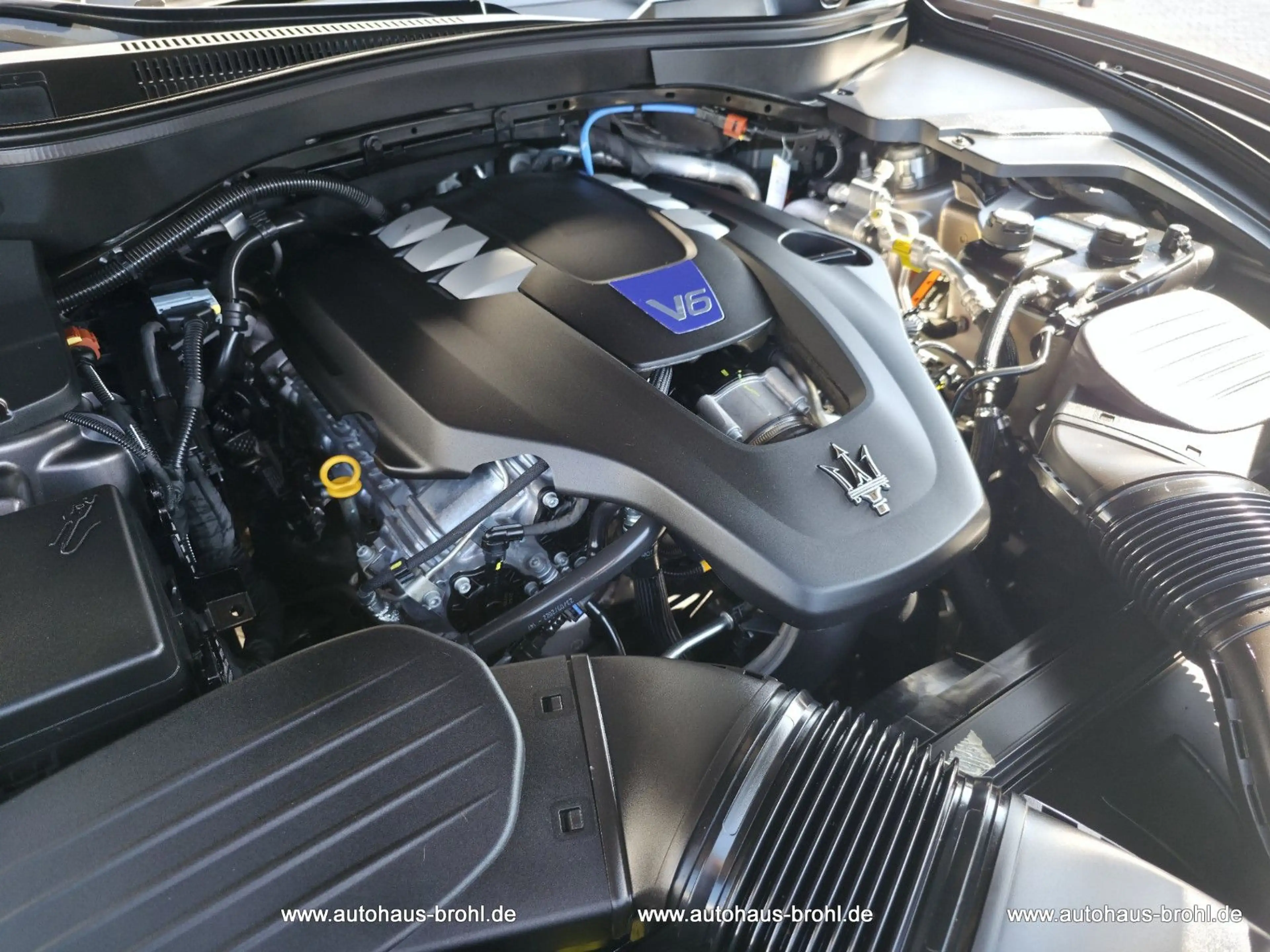 Maserati Levante 3.0 V6 430HP Modena S Auto 4WD — photo 15