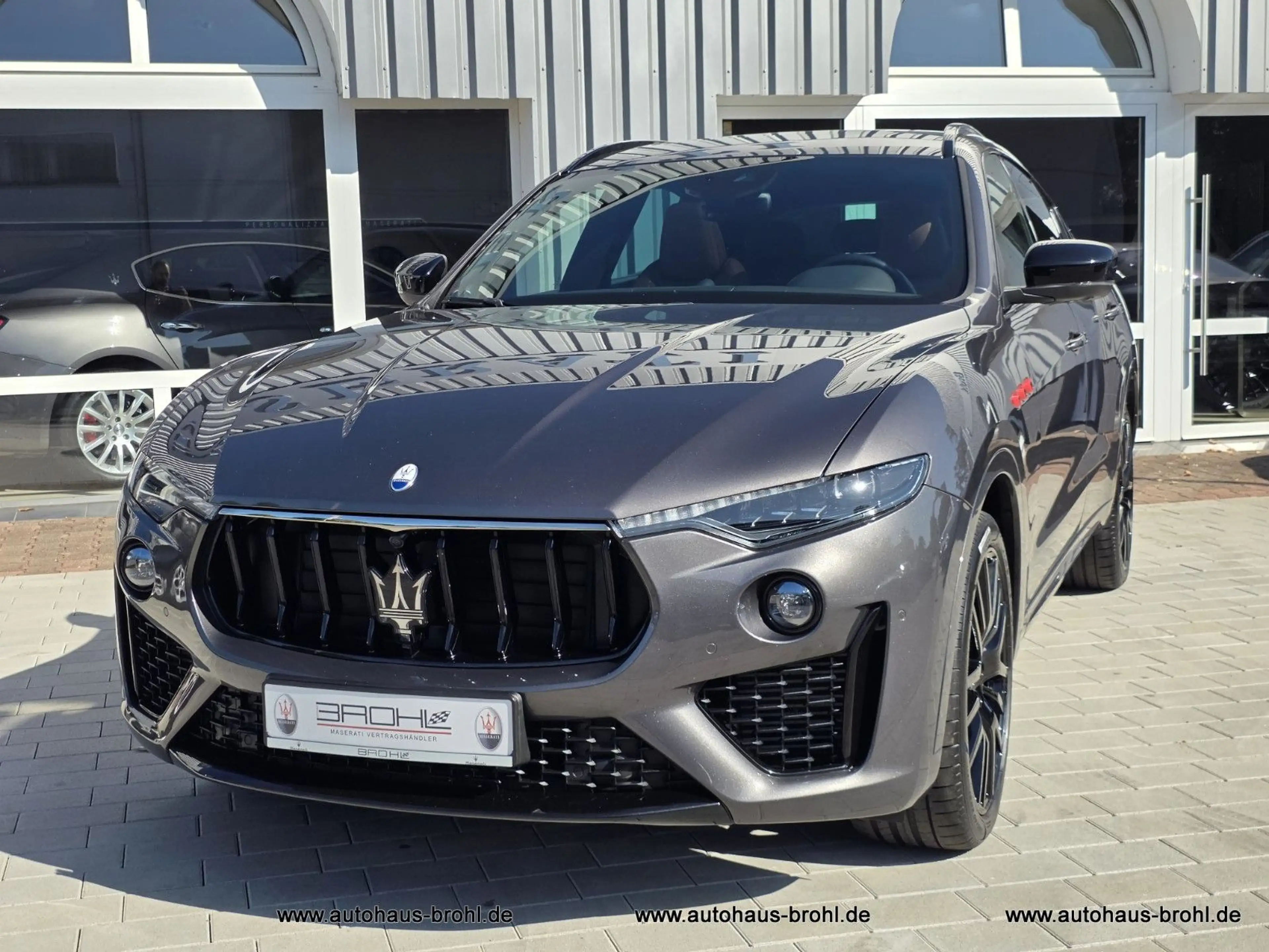 Maserati Levante 3.0 V6 430HP Modena S Auto 4WD — photo 3