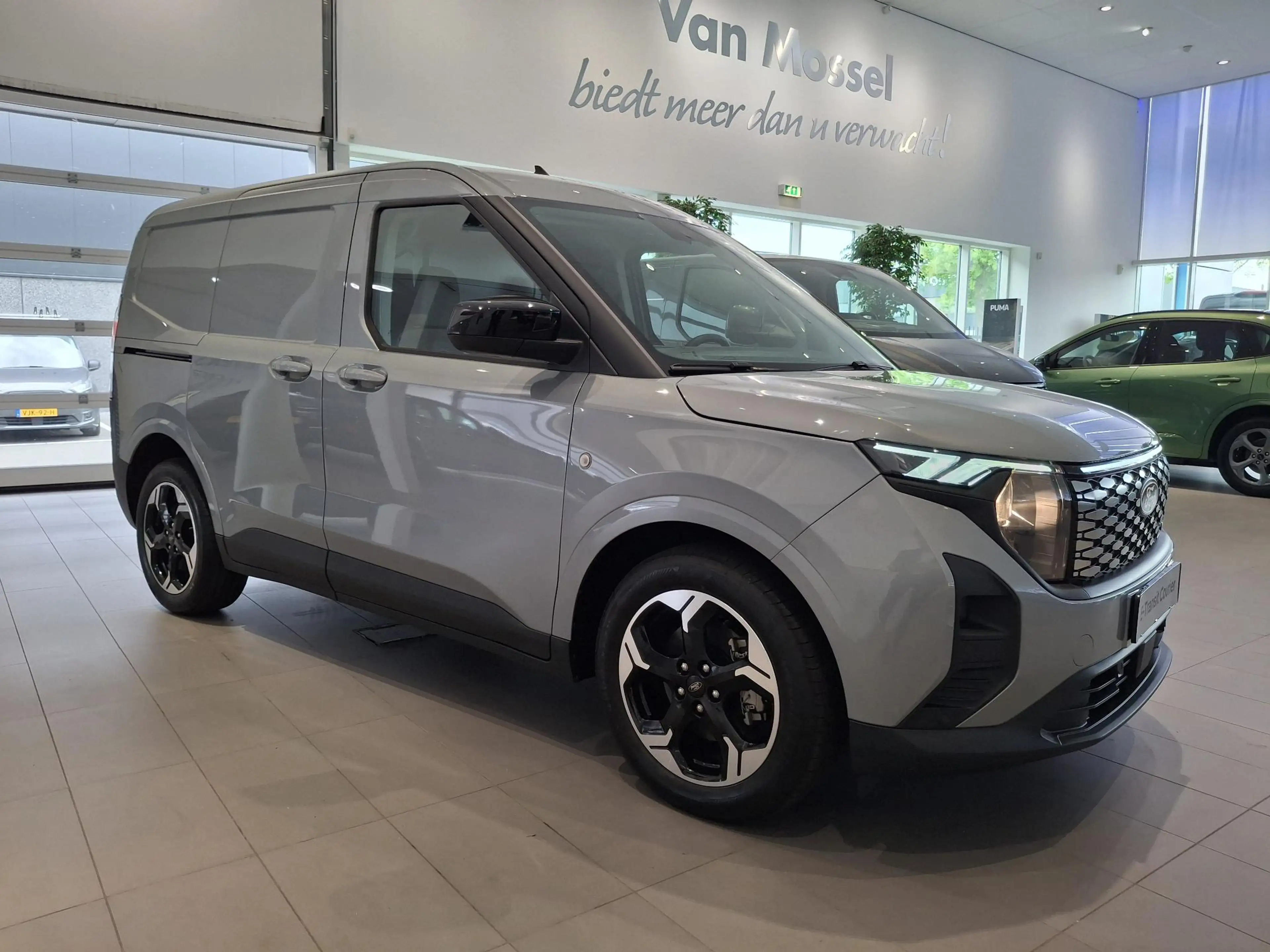 Ford Transit Courier E-Transit Limited 46 kWh | TREKHAAK | STOEL, STUUR — photo 8