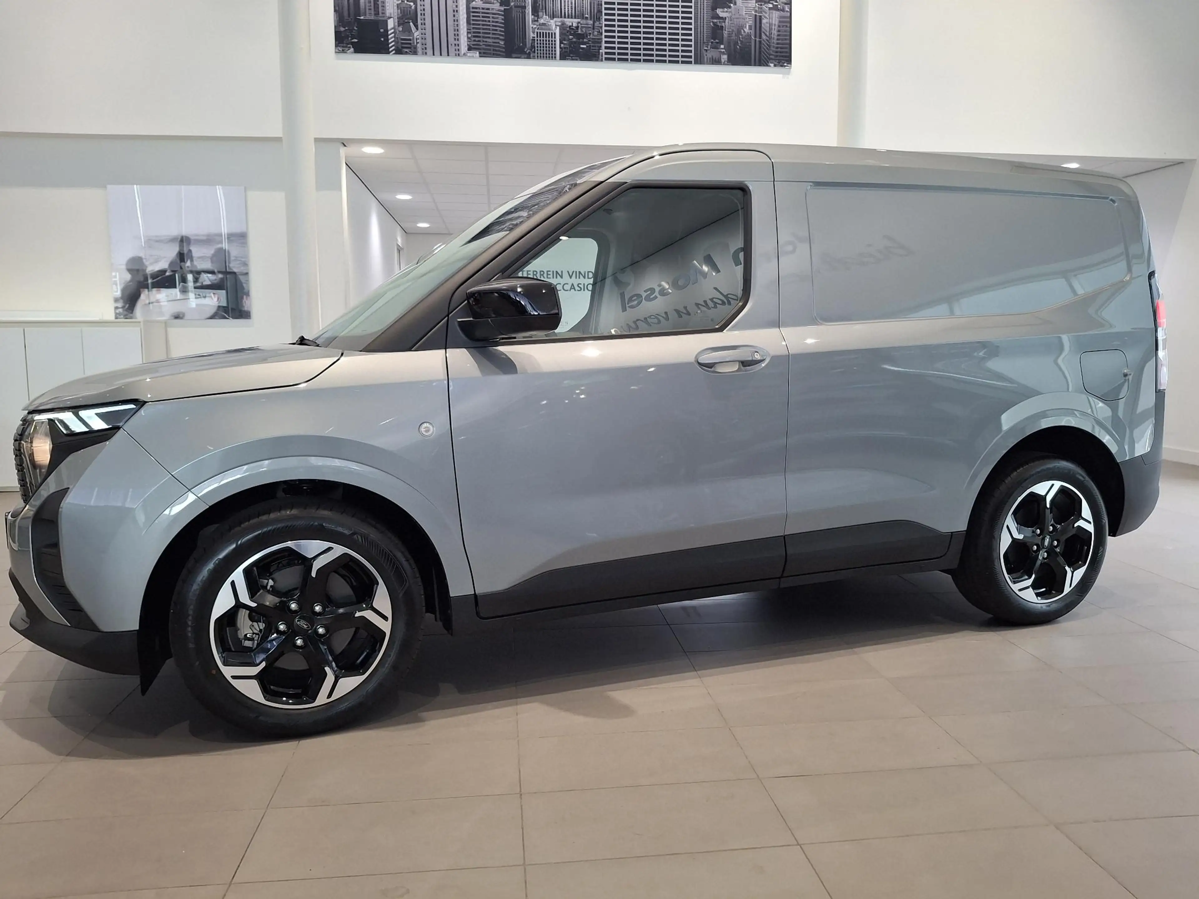 Ford Transit Courier E-Transit Limited 46 kWh | TREKHAAK | STOEL, STUUR — photo 3