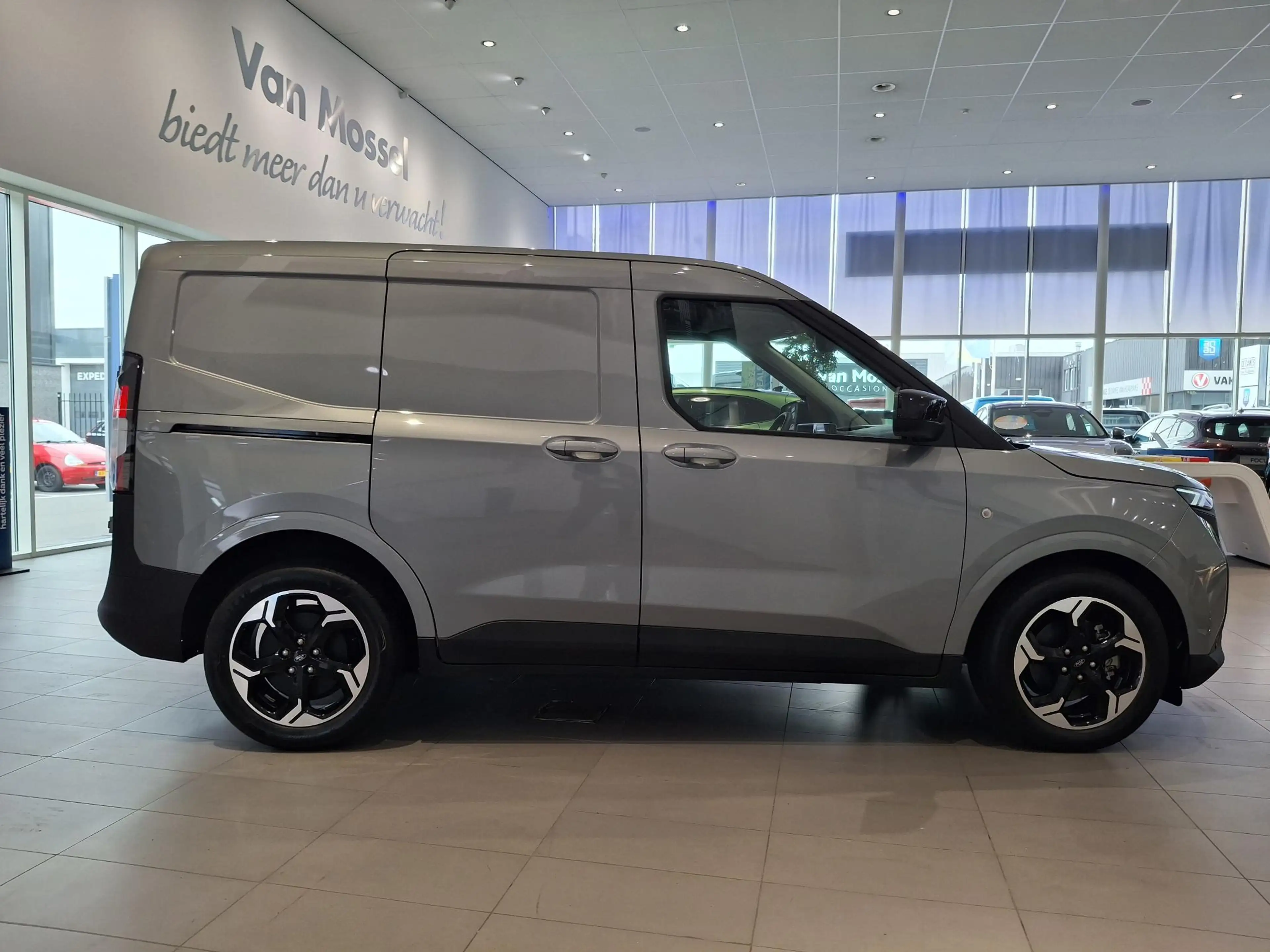 Ford Transit Courier E-Transit Limited 46 kWh | TREKHAAK | STOEL, STUUR — photo 7