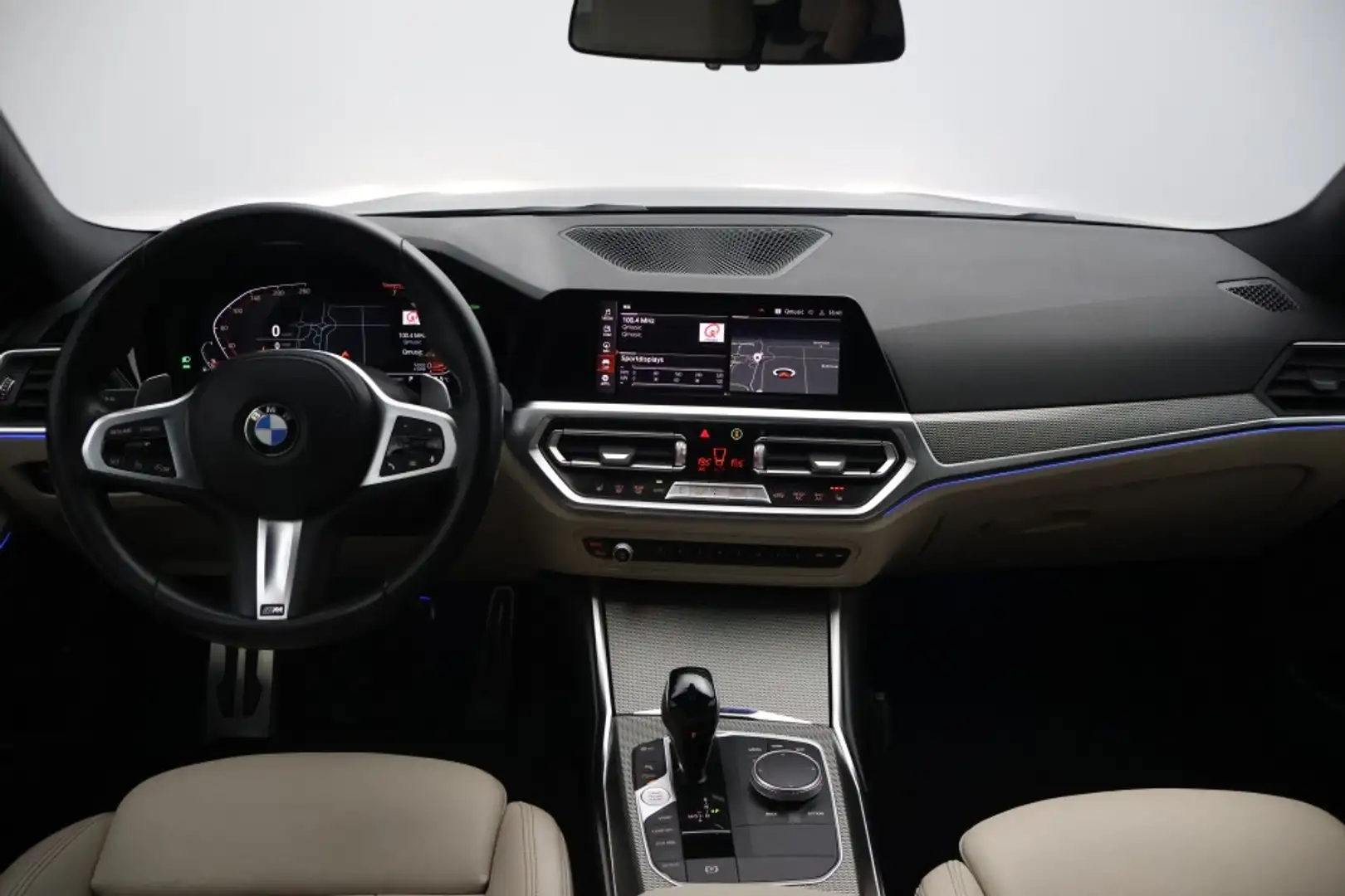 BMW 318 i Business Edition M-sport | Panorama Dak | Wegkla Zwart - 2