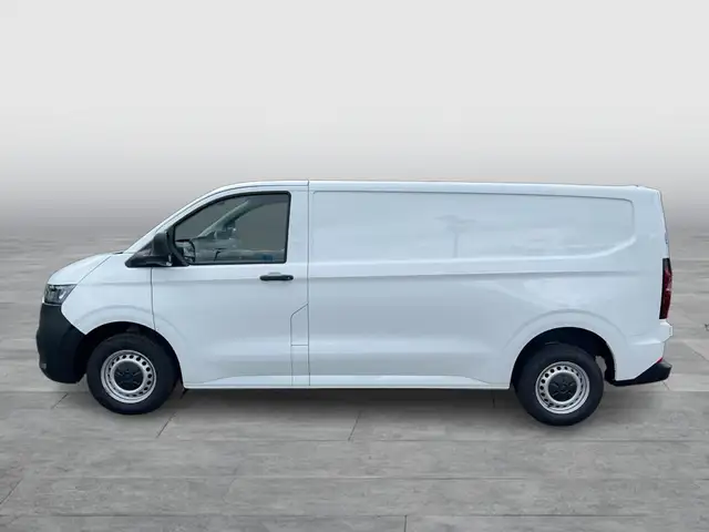 Volkswagen Transporter view 2