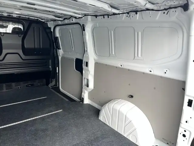 Volkswagen Transporter view 14