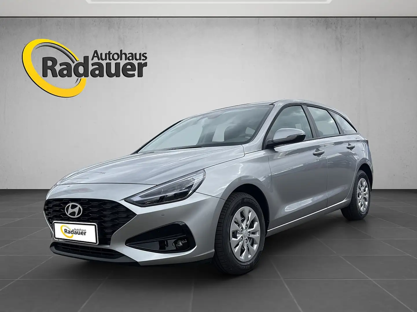 Hyundai i30 Kombi 1,5 DPI Smart Line Silber - 1