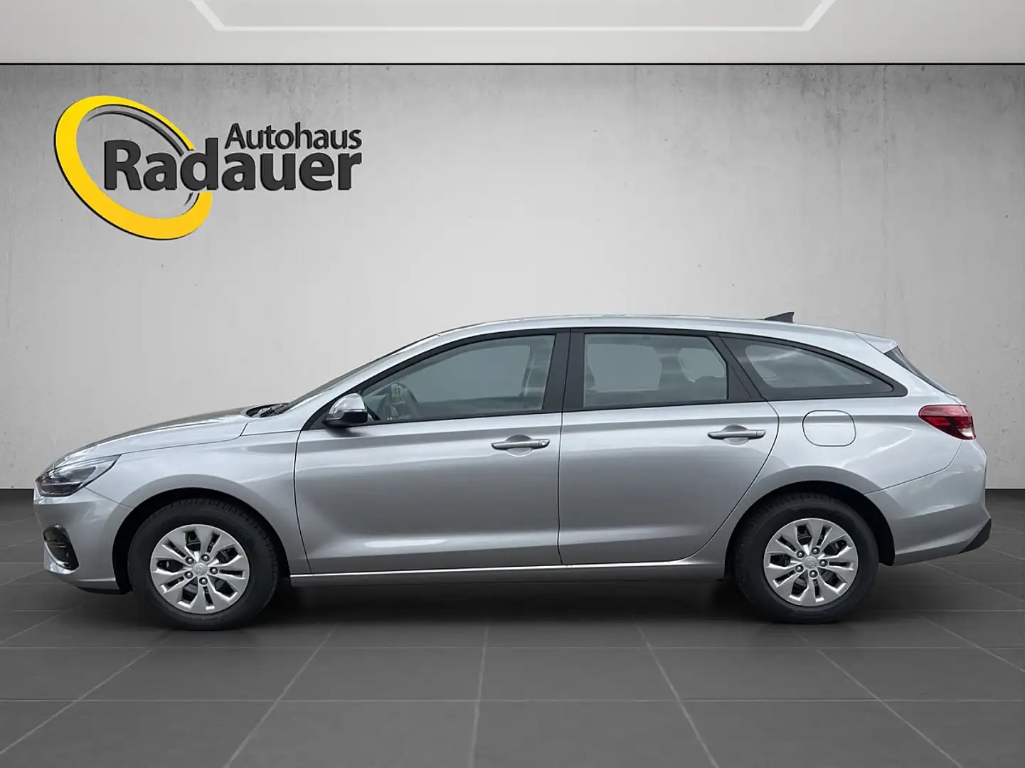 Hyundai i30 Kombi 1,5 DPI Smart Line Silber - 2