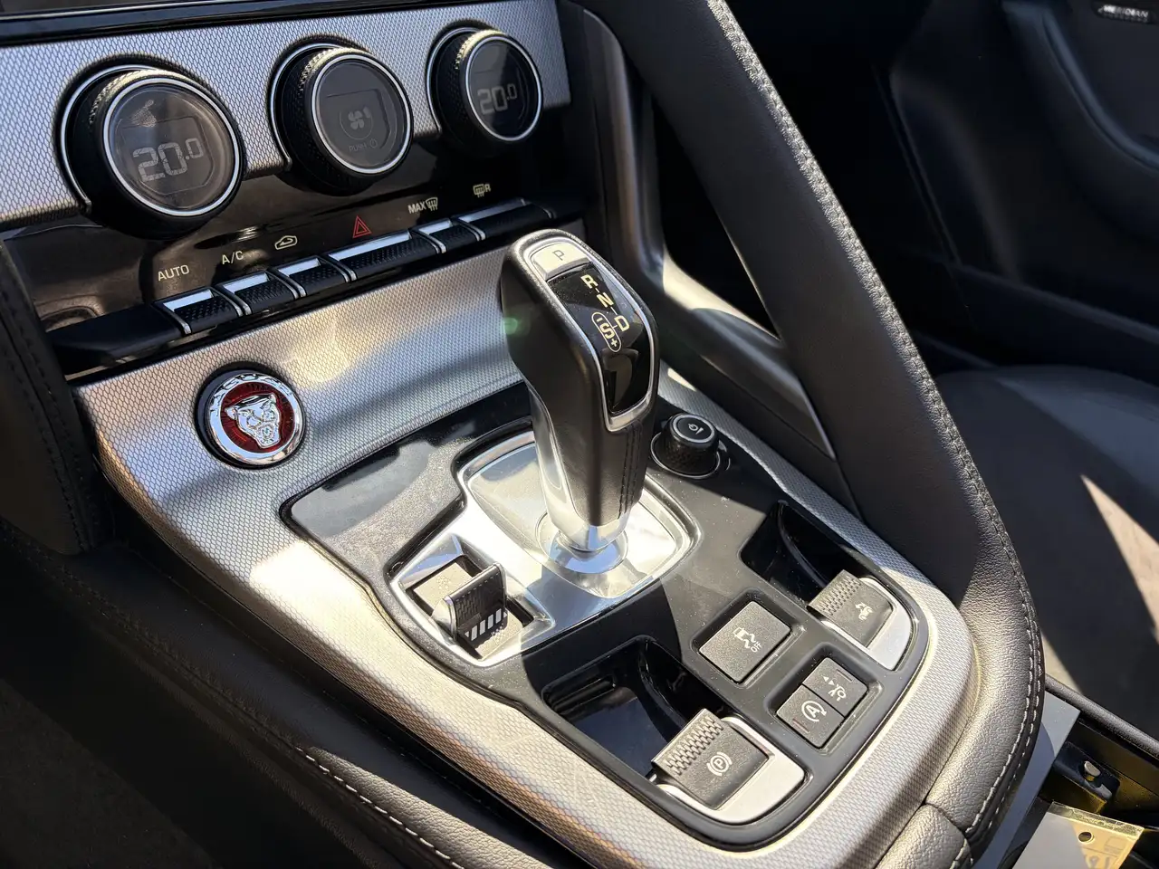 Jaguar F-Type снимка Jaguar F-Type