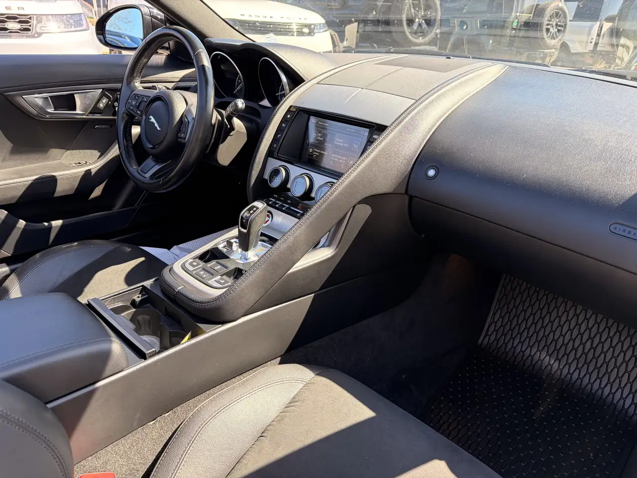 Jaguar F-Type снимка Jaguar F-Type
