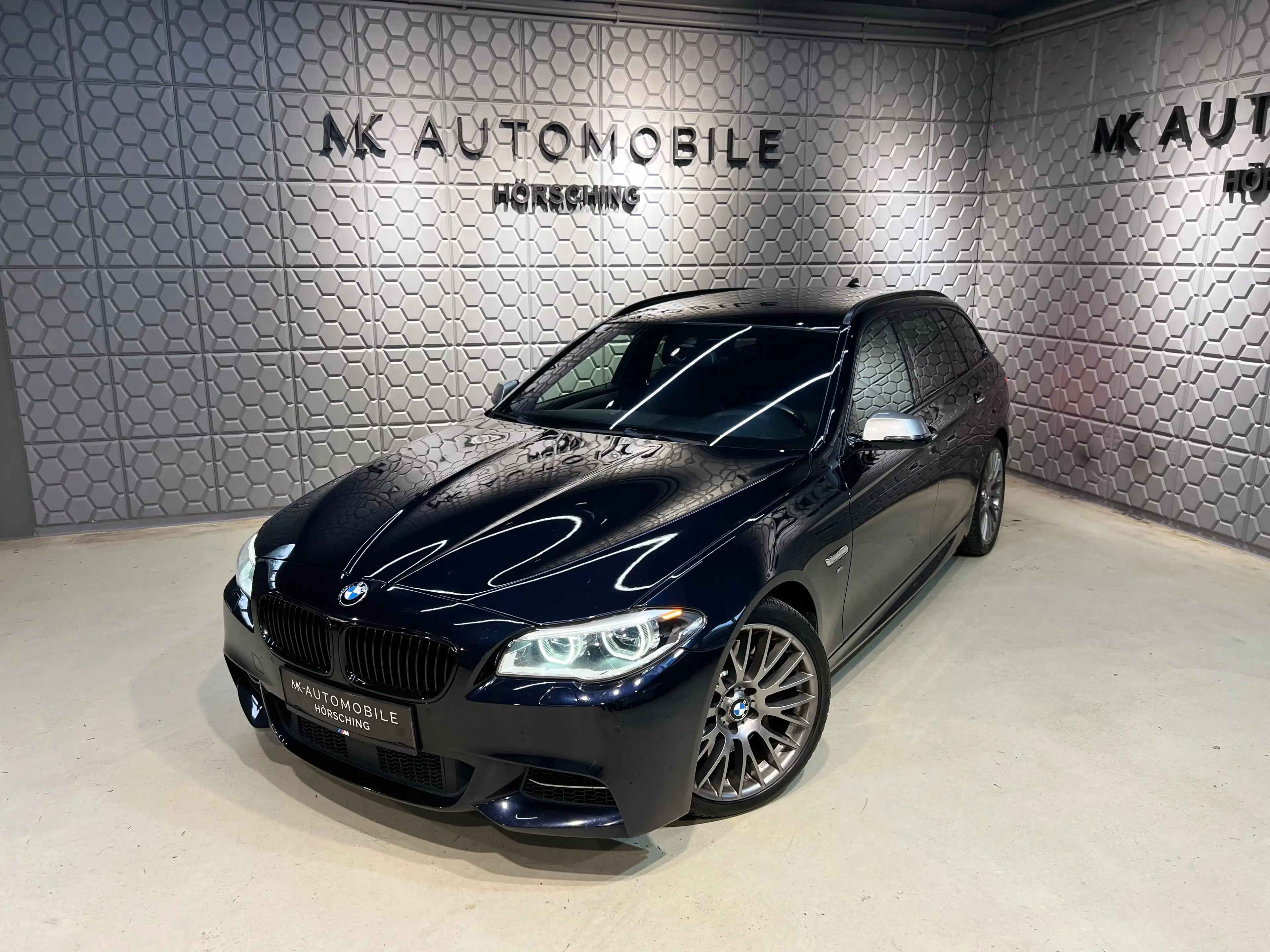 BMW M550 d xDrive*RFK*AHK*MEMORY*HARMAN/KARDON*LEDER-DAKOTA — photo 2