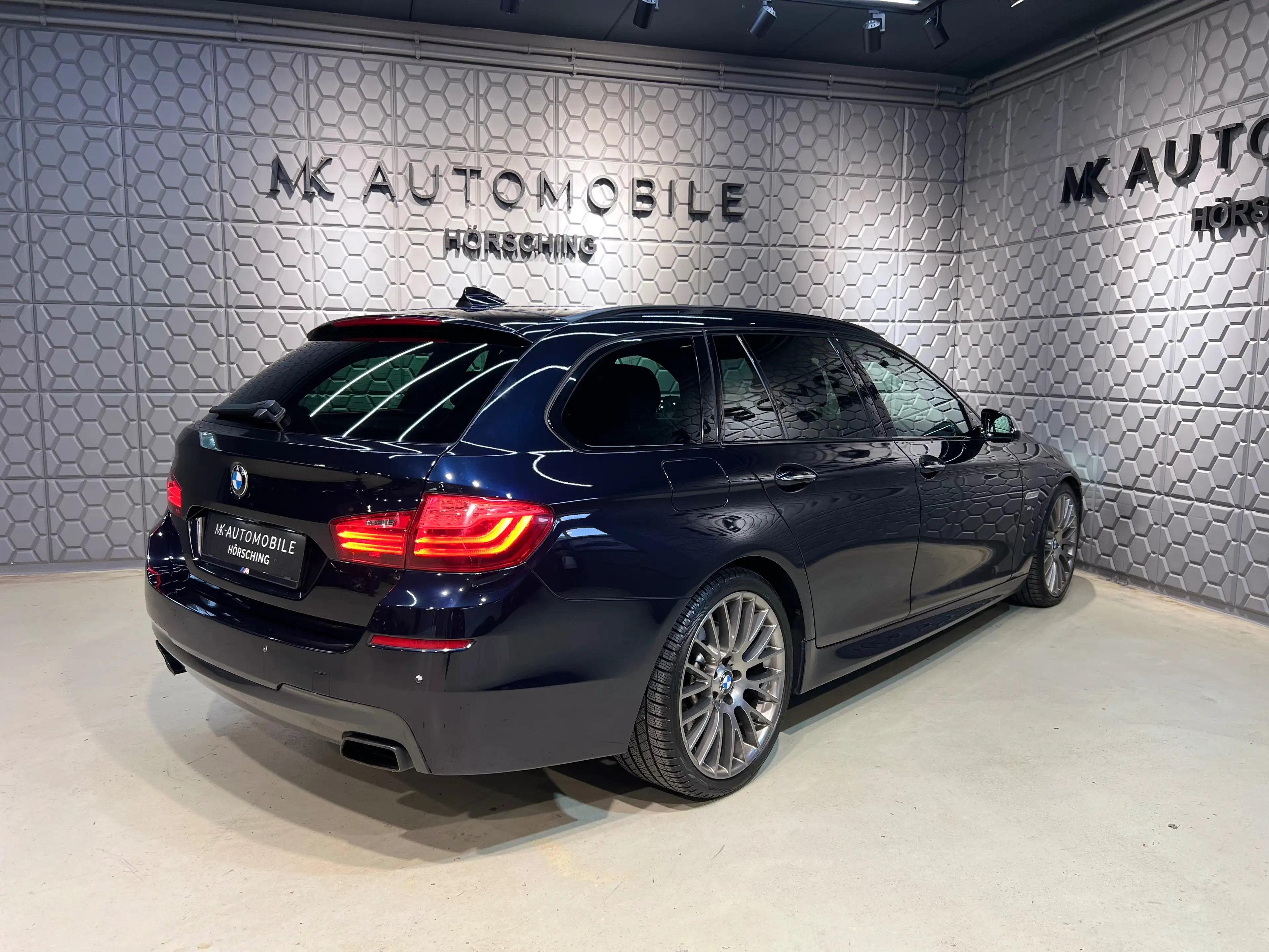 BMW M550 d xDrive*RFK*AHK*MEMORY*HARMAN/KARDON*LEDER-DAKOTA — photo 8