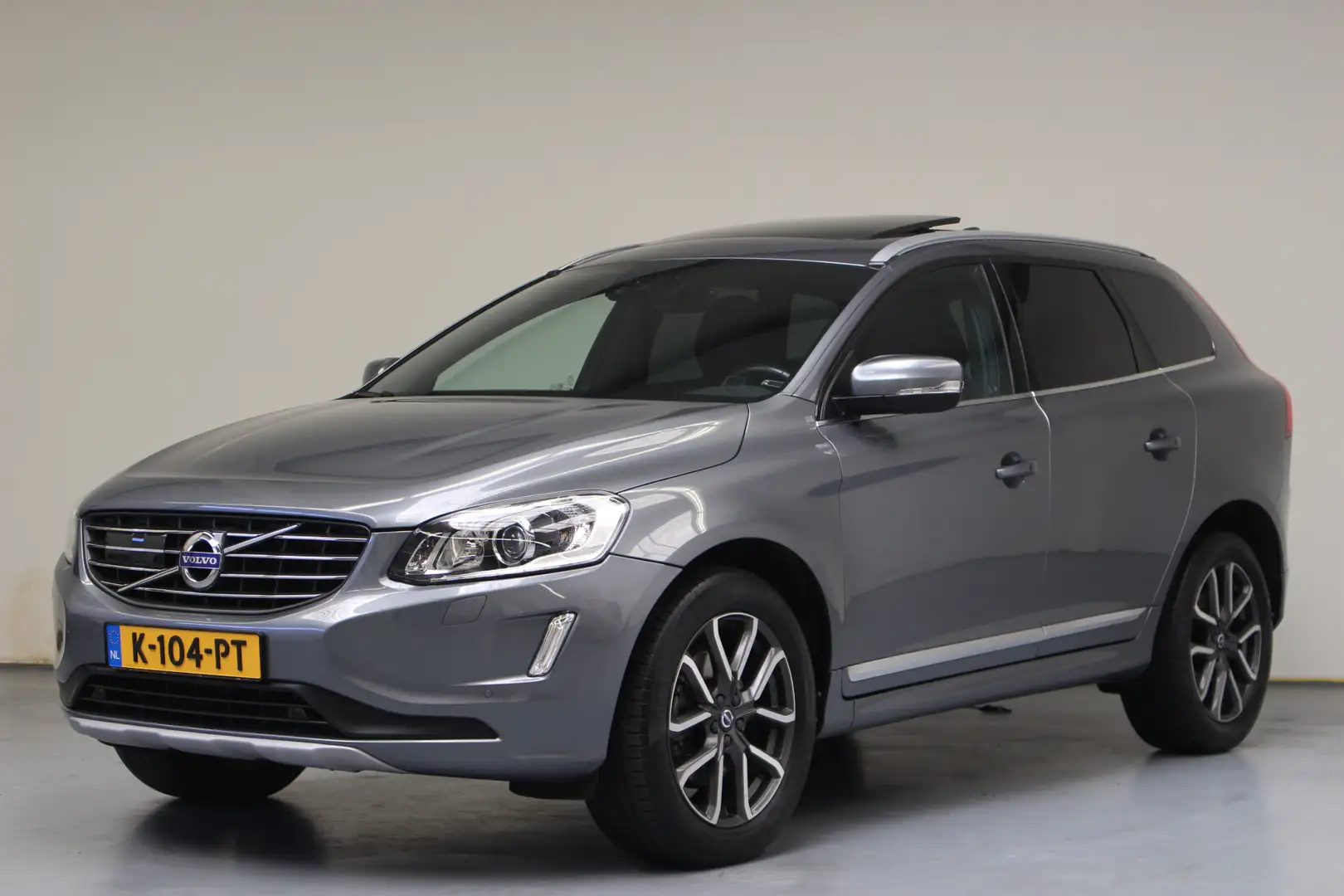 Volvo XC60 T5 Polar+ | Rijklaarprijs | Trekhaak | Intellisafe Grijs - 1