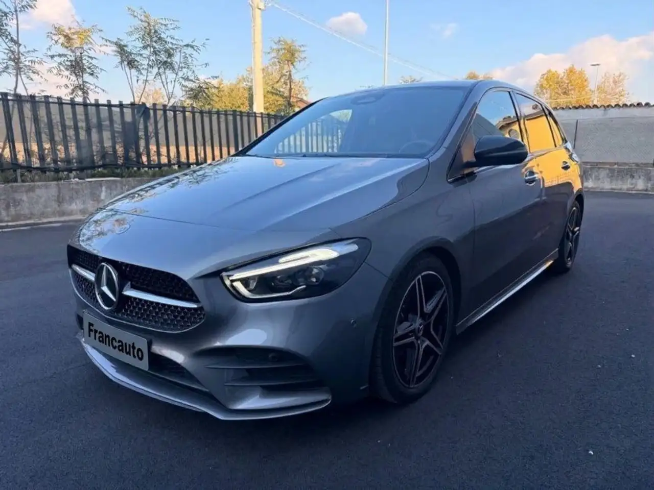 Mercedes-Benz B 200