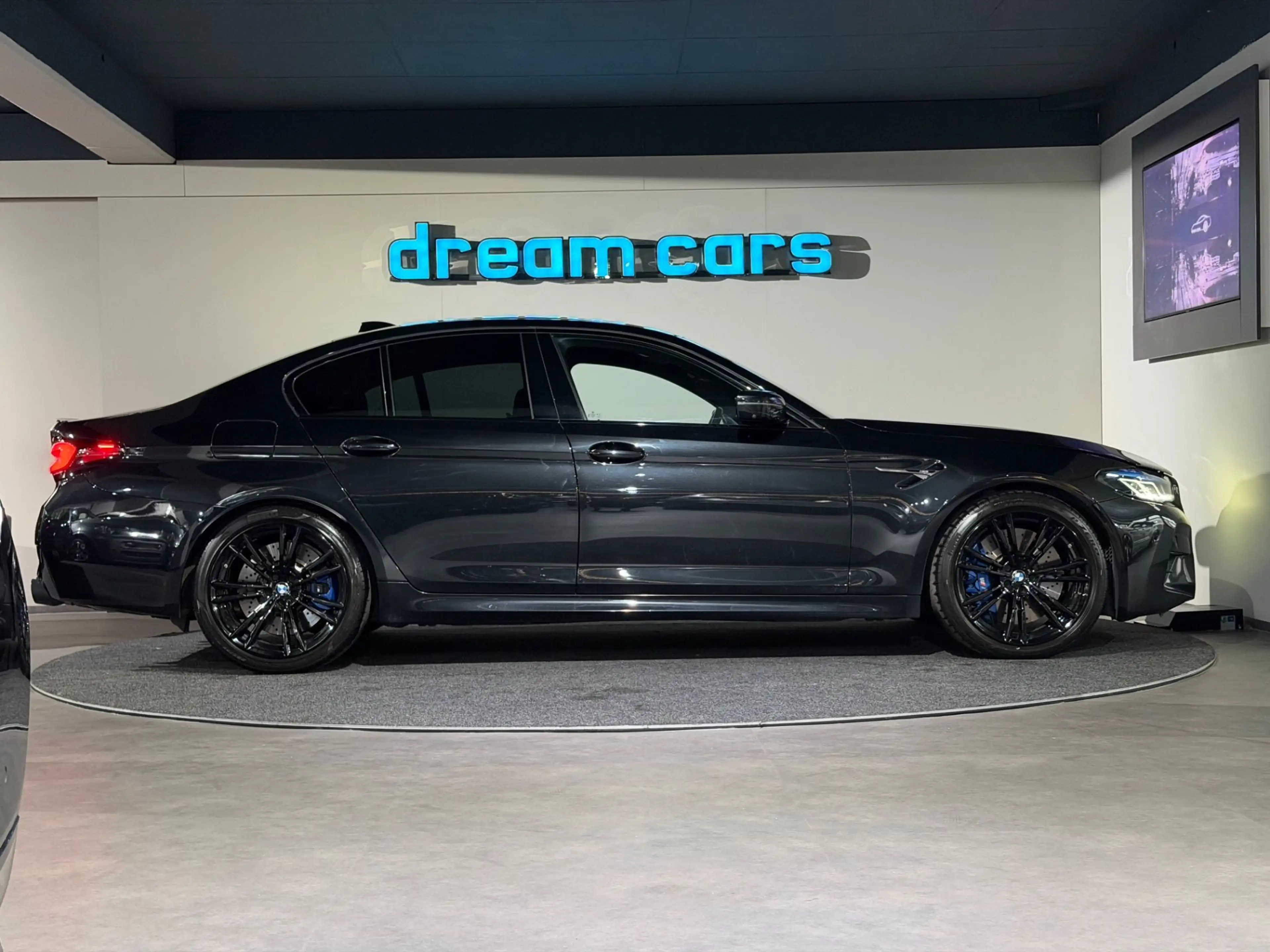 BMW M5 Facelift / Fond Entertainment / 1. Hand / — photo 11