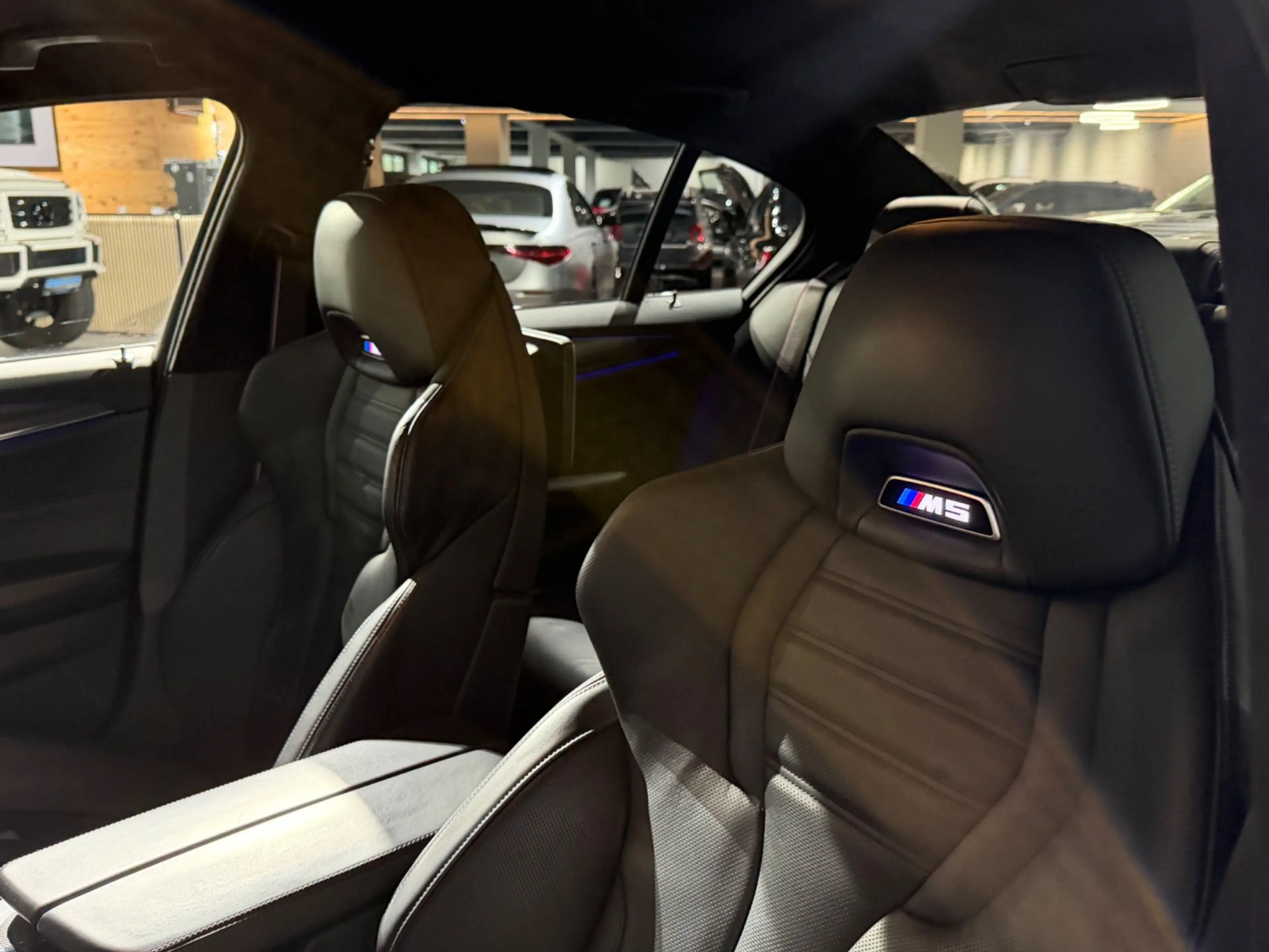 BMW M5 Facelift / Fond Entertainment / 1. Hand / — photo 38