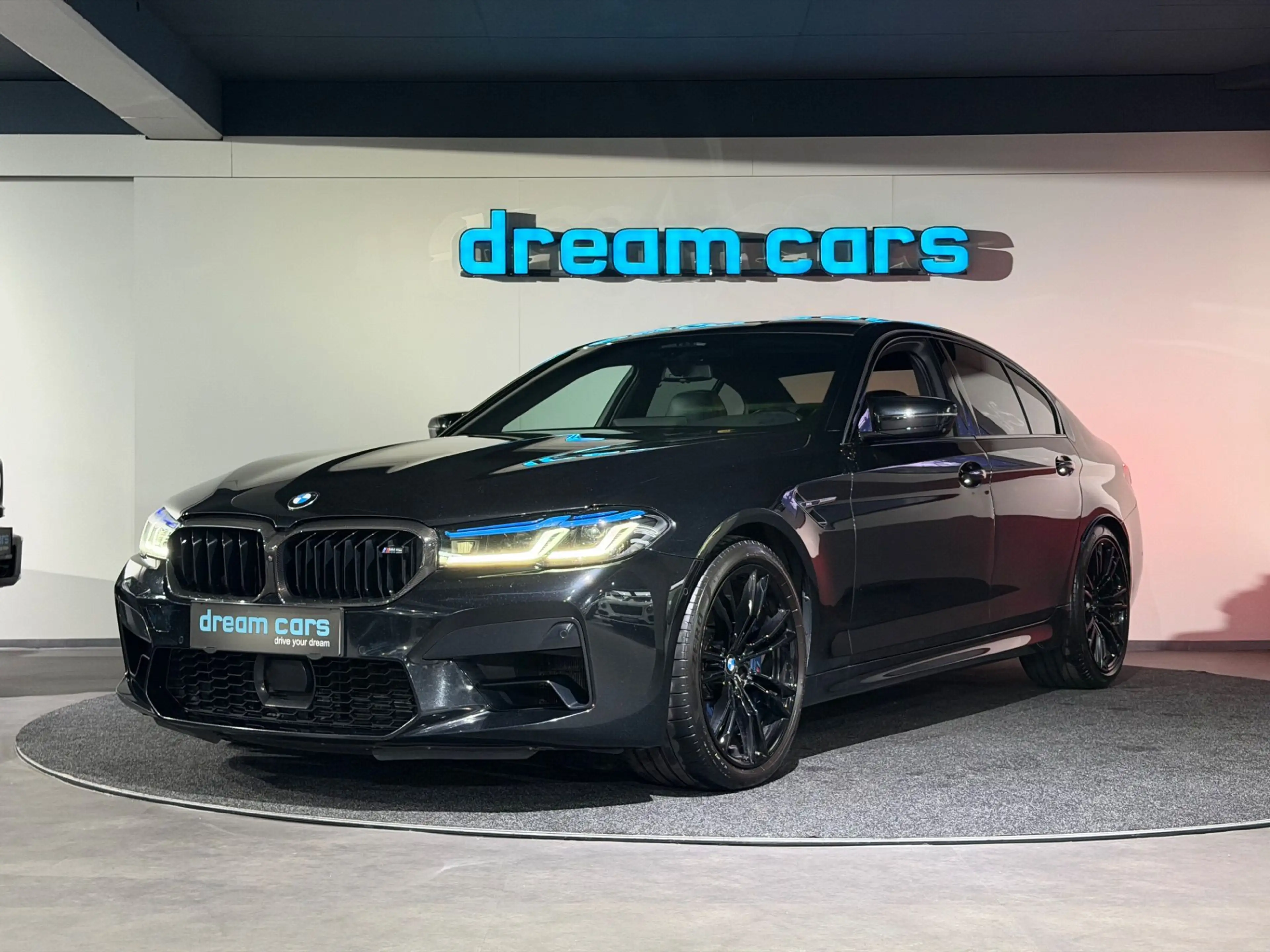 BMW M5 Facelift / Fond Entertainment / 1. Hand / — photo 23
