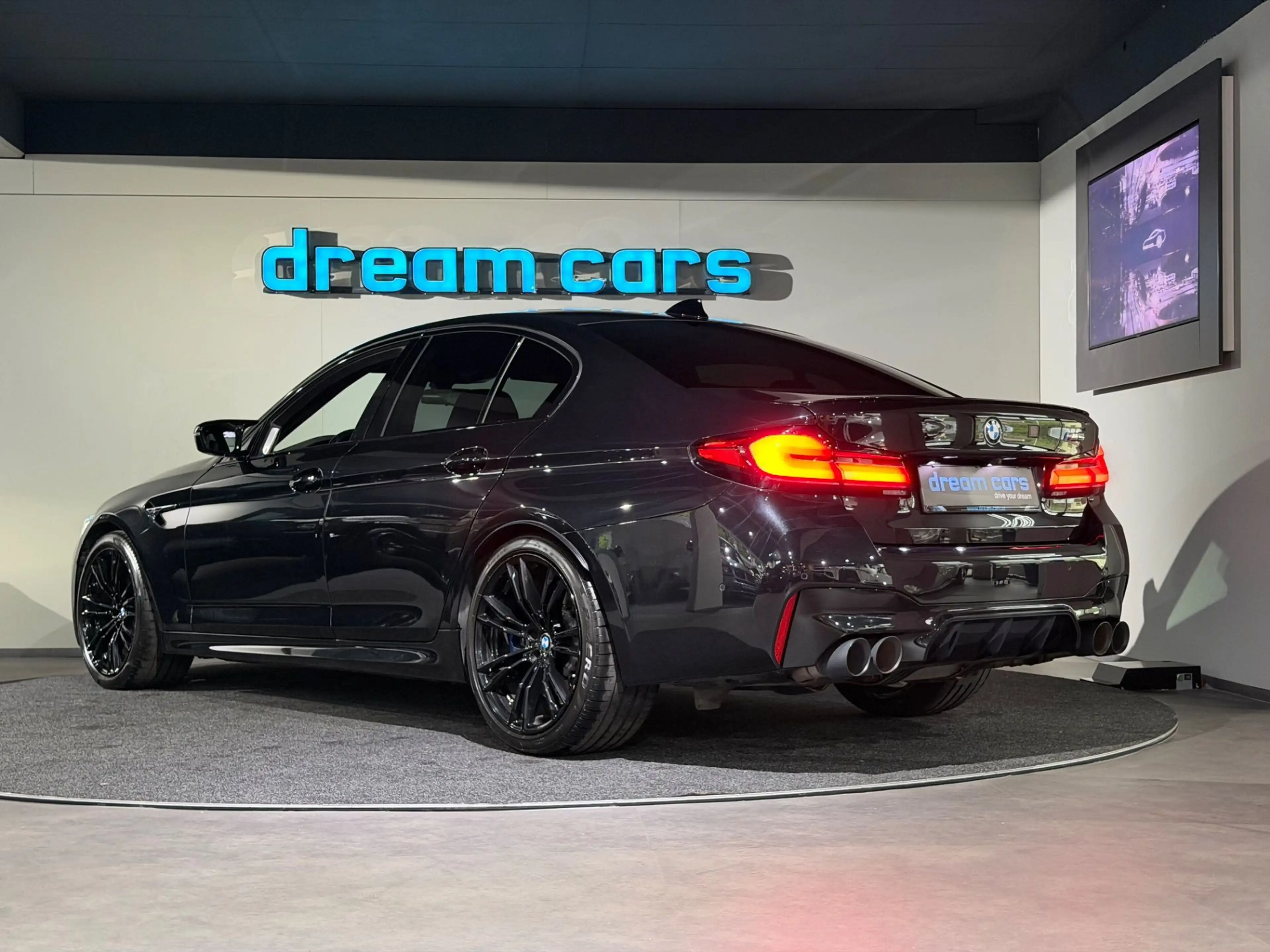 BMW M5 Facelift / Fond Entertainment / 1. Hand / — photo 5