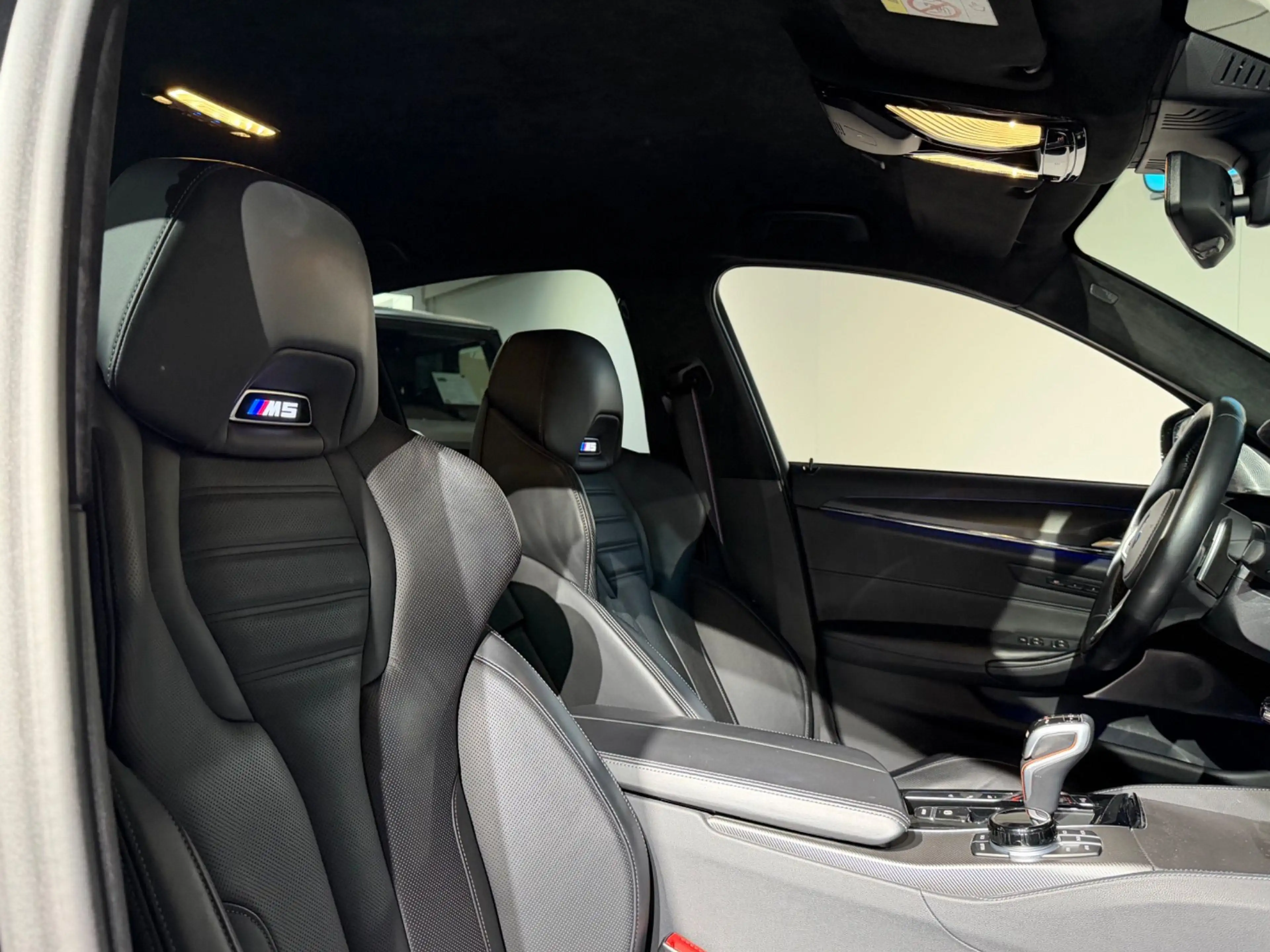 BMW M5 Facelift / Fond Entertainment / 1. Hand / — photo 44
