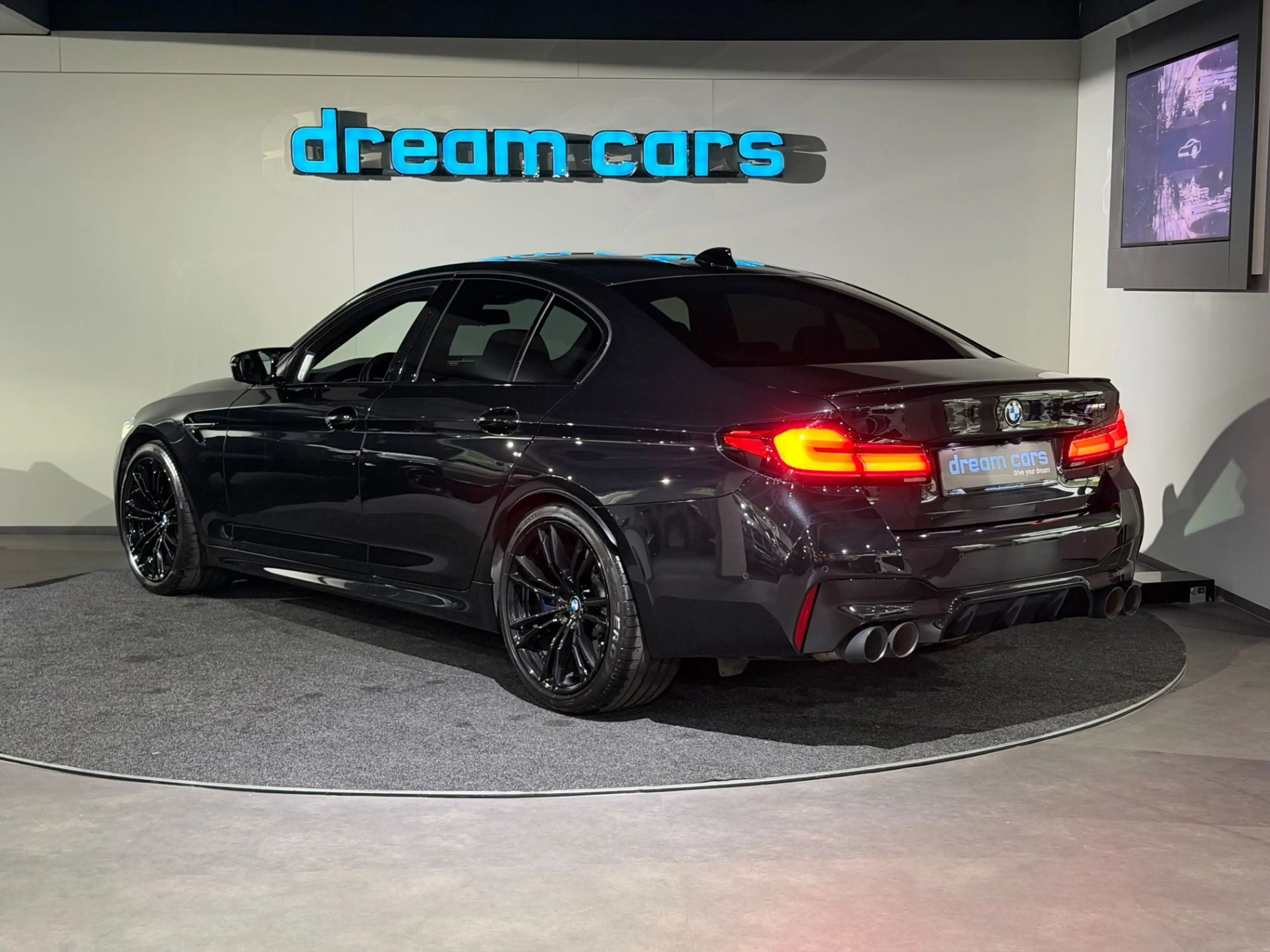 BMW M5 Facelift / Fond Entertainment / 1. Hand / — photo 16