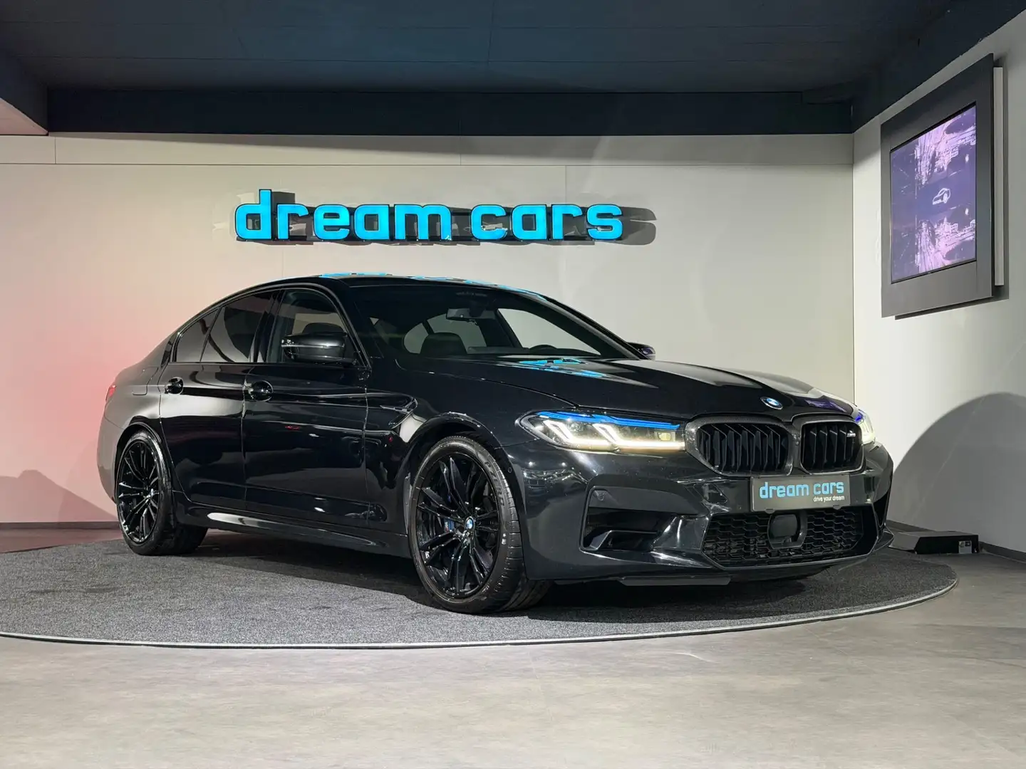 BMW M5 Facelift / Fond Entertainment / 1. Hand / Schwarz - 2