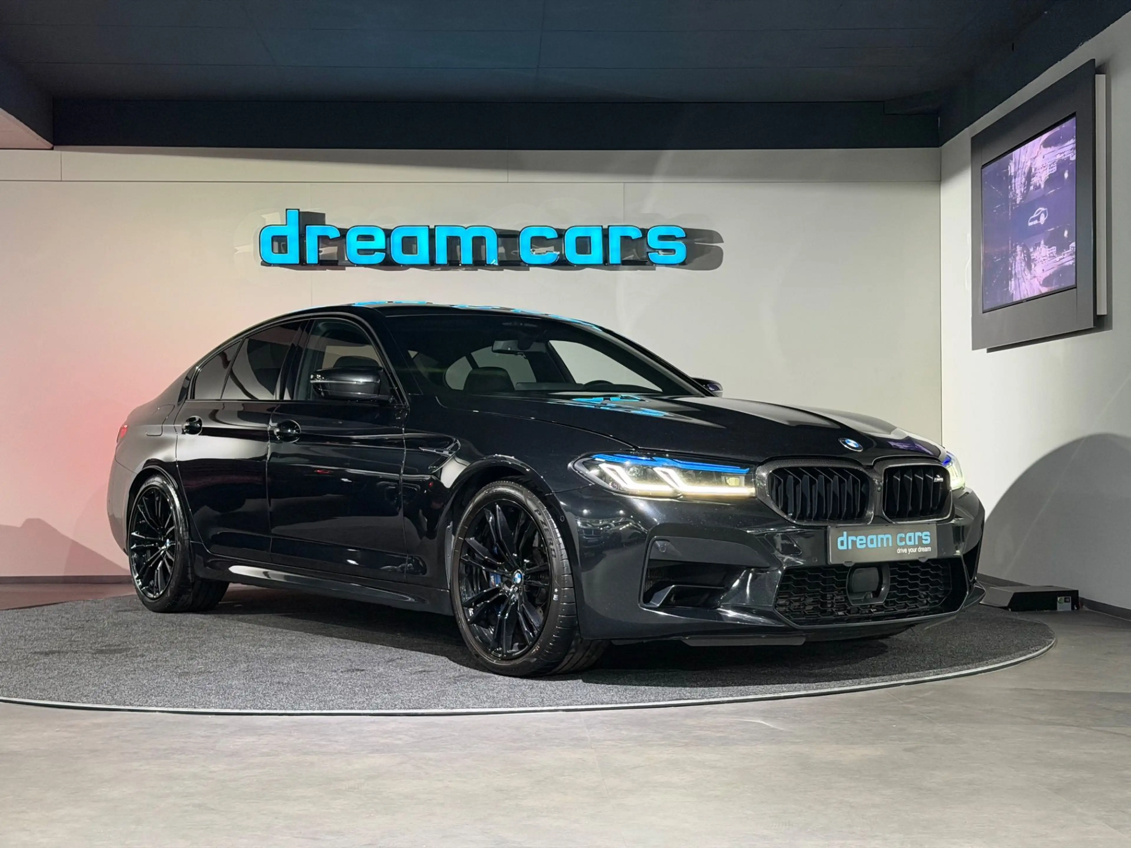 BMW M5 Facelift / Fond Entertainment / 1. Hand / — photo 2