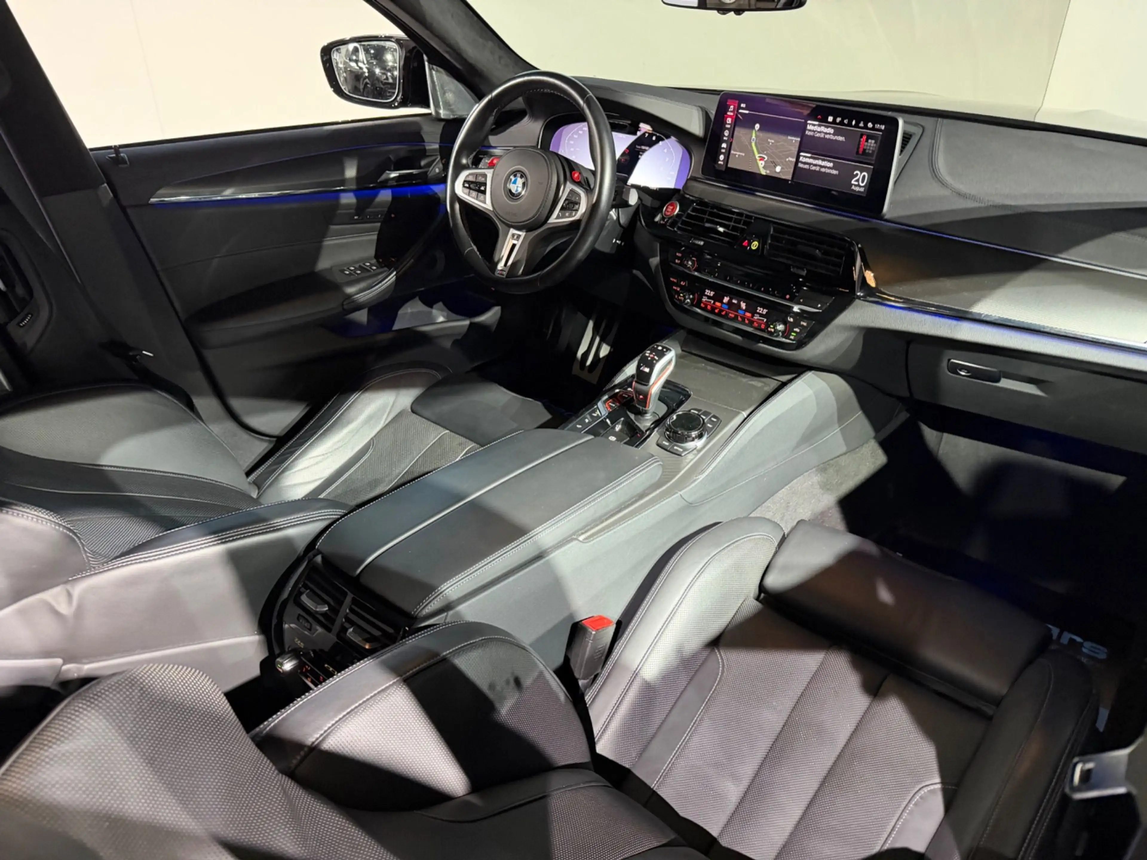 BMW M5 Facelift / Fond Entertainment / 1. Hand / — photo 47