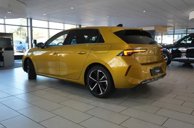 Opel Astra view 12