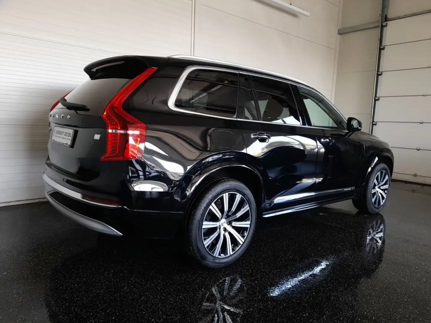 Volvo XC90 T8 PLUS BRIGHT PHEV 4X4 AUT. *7-SITZE / 20 ZOLL / VOLL LED & FLA / NAVI / 360° KAMERA / VOLLEDER & MEMORY / HK SOUND* Schwarz - 2