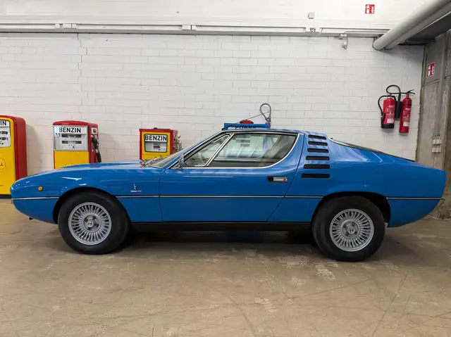 Alfa Romeo Montreal
