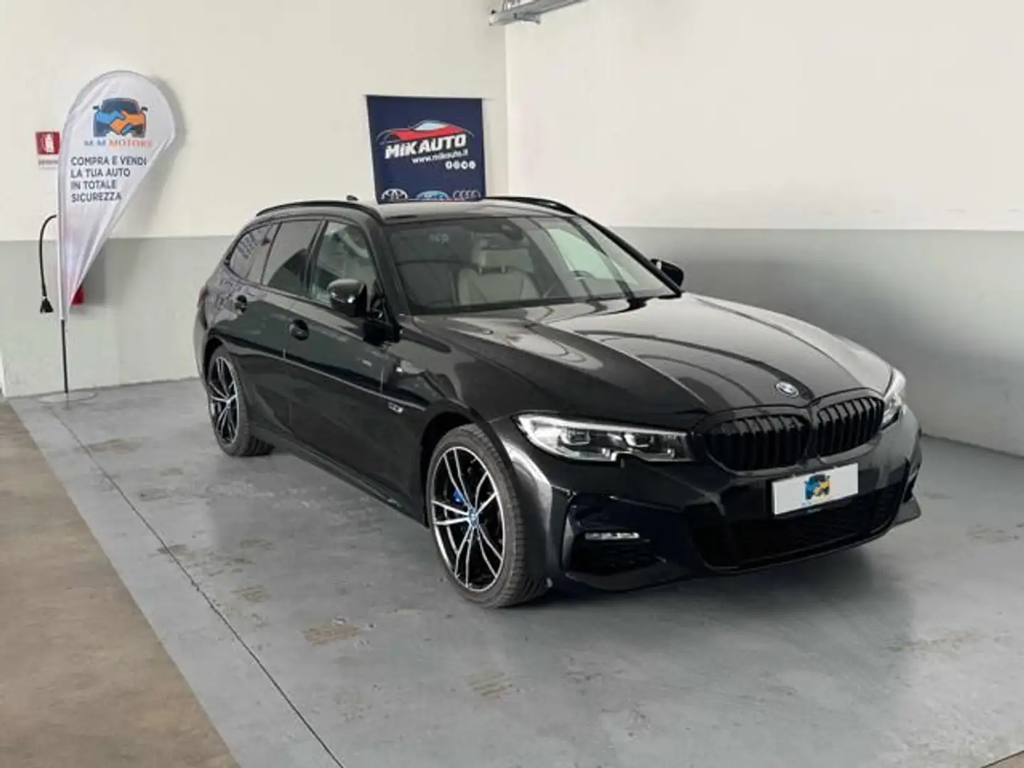 BMW 330 e Touring Msport Plug-in 292cv Nero - 2