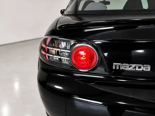 Mazda RX-8 view 5