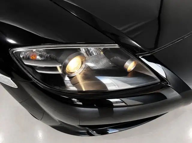 Mazda RX-8 view 3