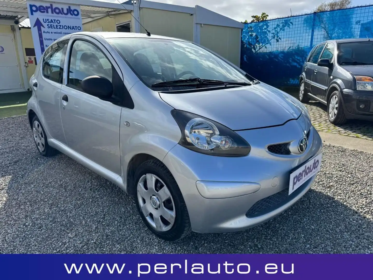 Toyota Aygo 1.0 12V VVT-i 5 porte Now Argento - 2