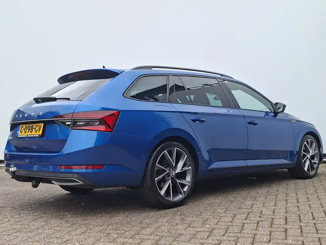 Skoda Superb view 12
