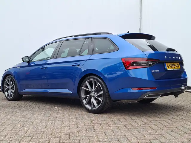 Skoda Superb view 13
