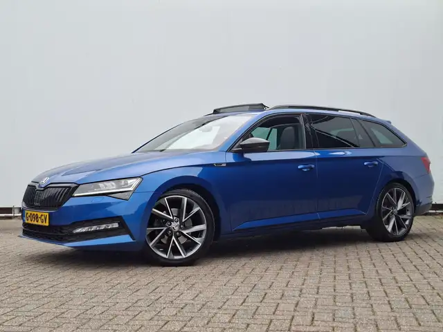 Skoda Superb view 11