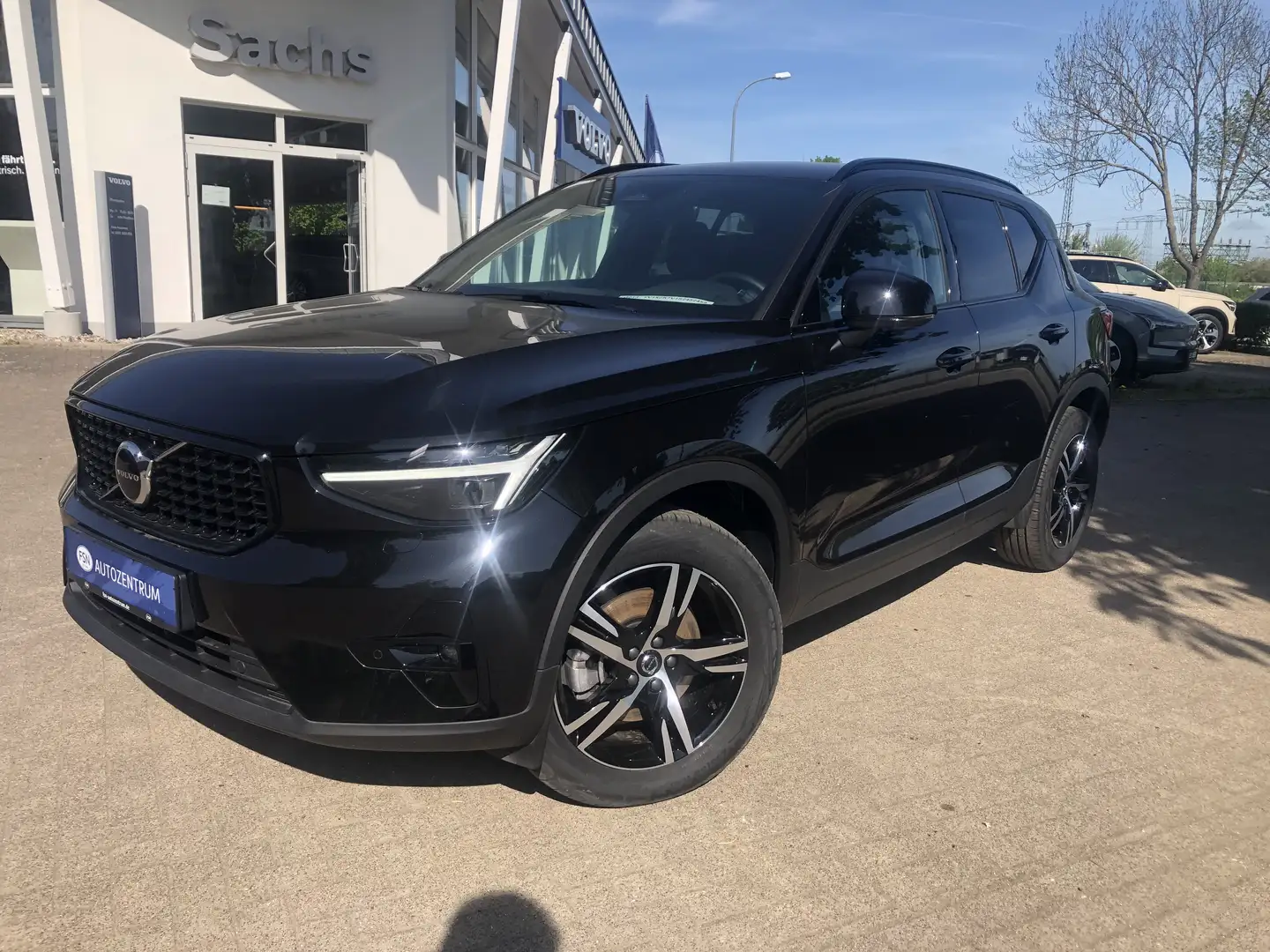 Volvo XC40 B3 Plus Dark Noir - 1