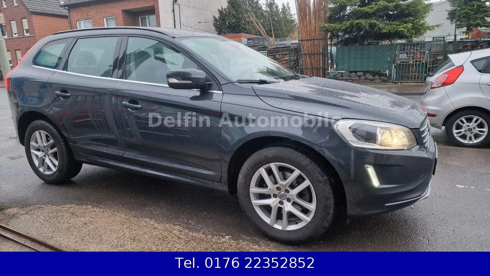 Volvo XC60 XC60 Momentum 2WD-Navi-Xenon-Pdc-Kamera Grau - 1